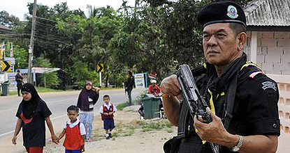 Narathiwat classes cancelled after teacher shot dead