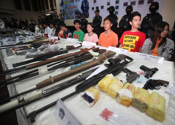 Bangkok Post - Police raid Ayutthaya drug gang hotspots
