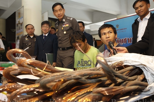 Bangkok Post - Alleged BTS wire theft gang arrested