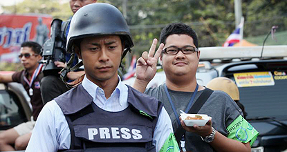 'Handsome' Japanese reporter overshadows Thai politics