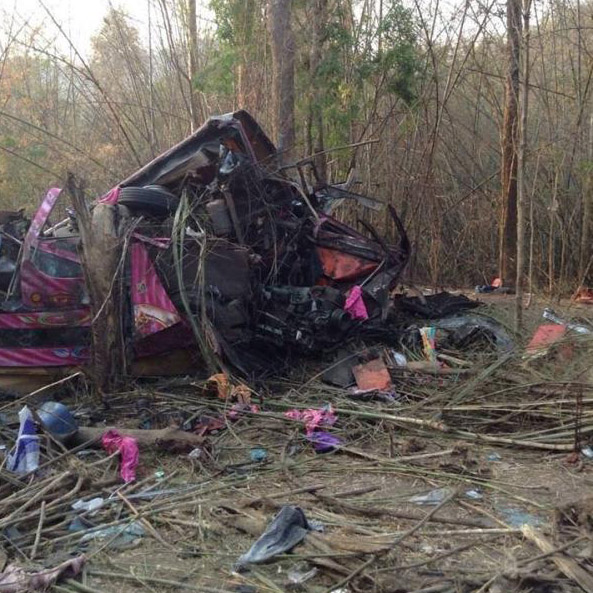 Bangkok Post - Tragedy as tour bus plunges into ravine
