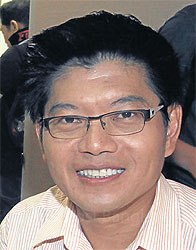 Kanok takes leave amid 'porn' pictures scandal