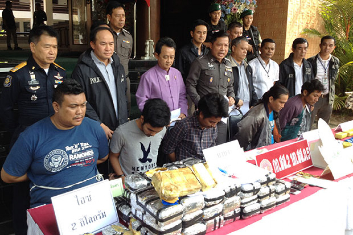 Bangkok Post - 5 men caught with speed pills, ya ice