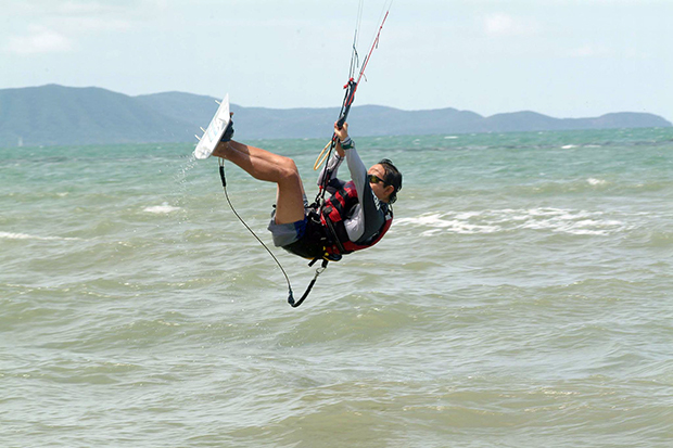 2 French tourists hurt kitesurfing