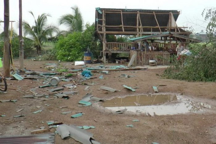 Bangkok Post - Storms leave trail of destruction in 17 provinces