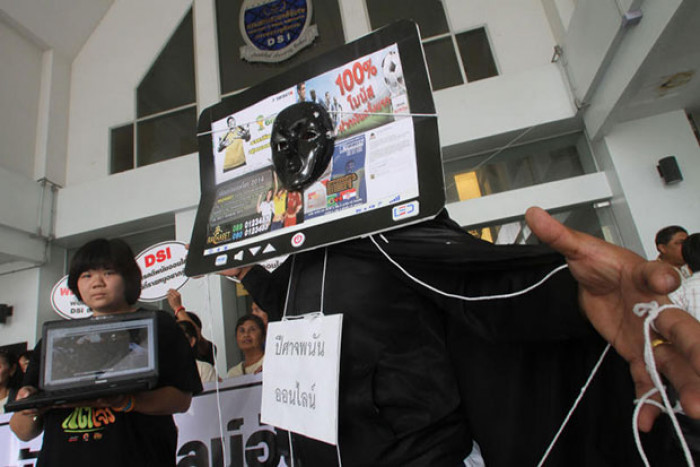 Bangkok Post - Police transferred after gambling bust