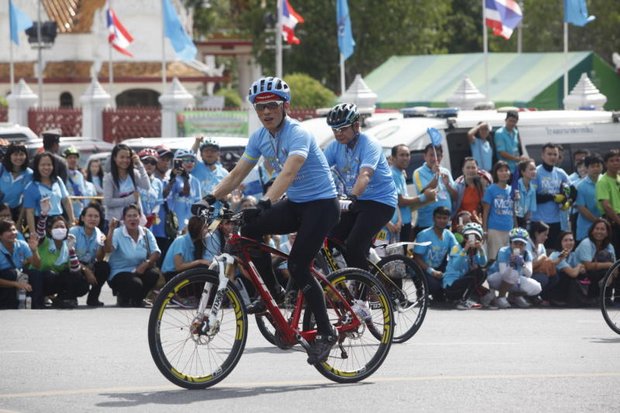 His Royal Highness Crown Prince Maha Vajiralongkorn led the mass biking event, followed closely by Prime Minister Gen Prayut Chan-o-cha. (Photo by Pattarapong Chatpattarasill)