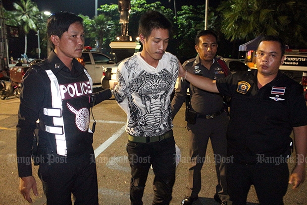 Police arrest Pvt Santirat Raksapakdi, 21, on murder charges after allegedly stabbing to death his former girlfriend outside a convenience store in Pattaya Thursday night. Police arrest Pvt Santirat Raksapakdi, 21, on murder charges after allegedly stabbing to death his former girlfriend outside a convenience store in Pattaya Thursday night.
