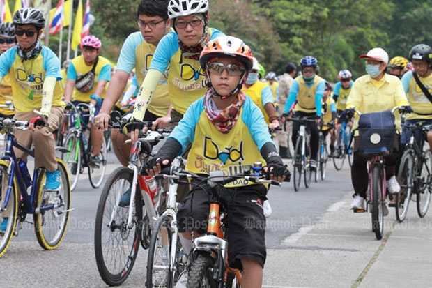 Bangkok closes 103 schools Friday for 'Bike for Dad'