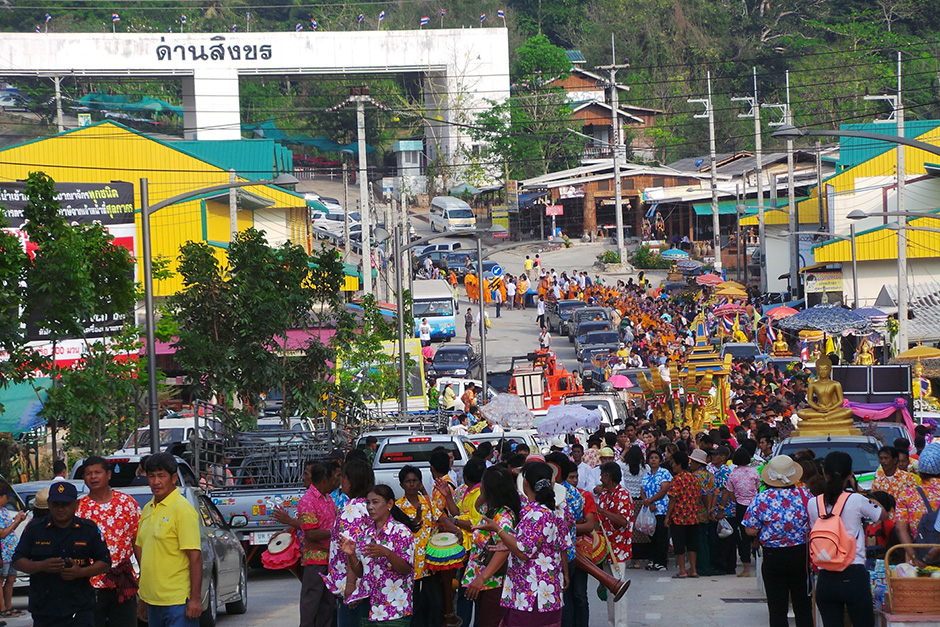 Singkorn checkpoint, Prachuap Khiri Khan — Chaiwat Saadyaem