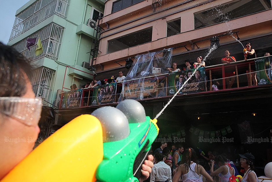 Khao San road, Bangkok — Wichan Charoenkiatpakul