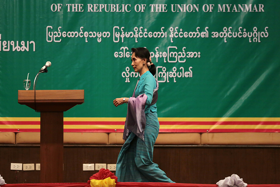 Suu Kyi prepares to give a speech to the Myanmar community. - Chanat Katanyu