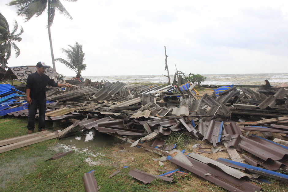 Ураган в тайланде. Ураган на пхукете. Шторм в тайланде. Ураган на пхукете. Ураган на пхукете.