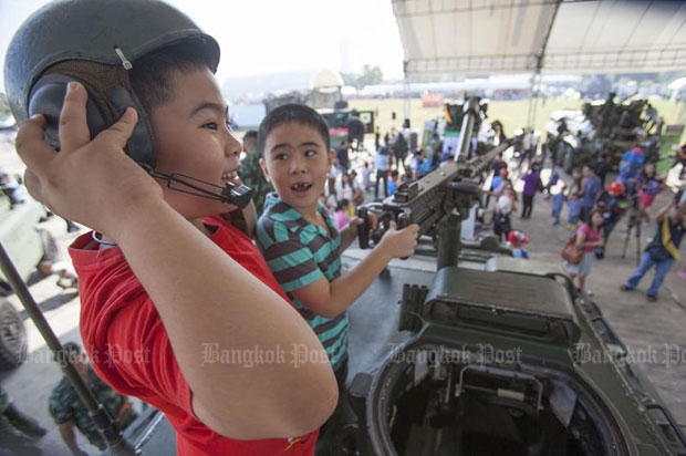 Boys enjoy activities for National Children’s Day at the 2nd Cavalry Division (King’s Guards) on Phahon Yothin Road in January 2014. (Bangkok Post file photo)