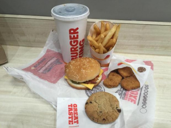 Bangkok Post - Burger chains launch another price fight