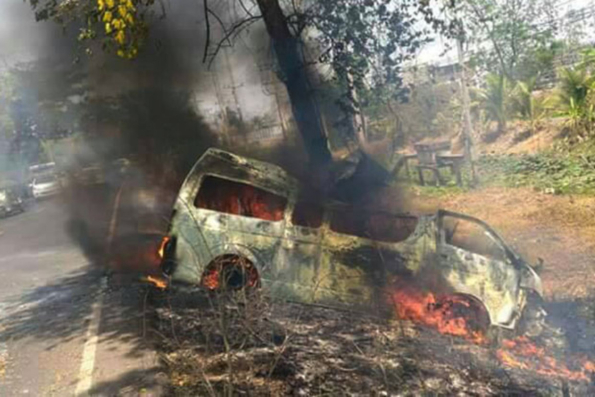 Bangkok Post - Four killed when van crashes, burns