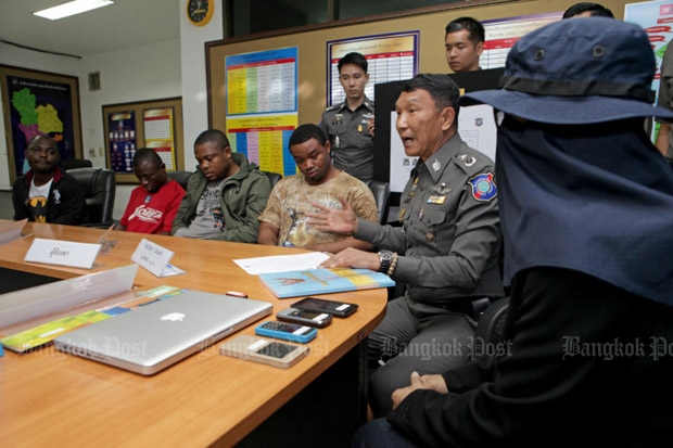 Tourist police last year announced the arrest of four Nigerian nationals who allegedly swindled a Thai woman out of 160,000 baht in an online love scam. The Department of Special Investigation warned on Monday that the number of people falling victim to such romance scams is growing. (Photo by Chanat Katanyu)