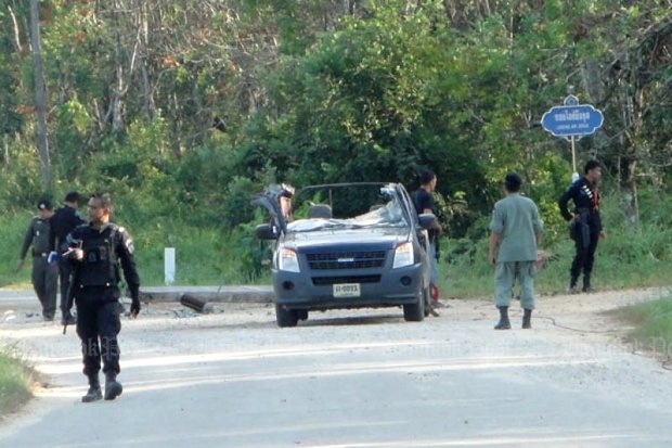 Police, army track bombers' escape