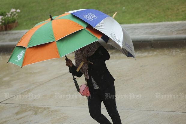 Rain douses heat spell in Bangkok