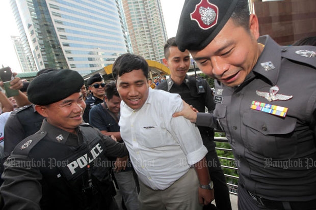 Activists arrested in post-it protest on skywalk