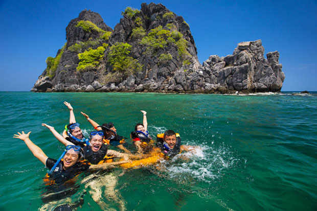 Four Chumphon islands closed for coral regeneration