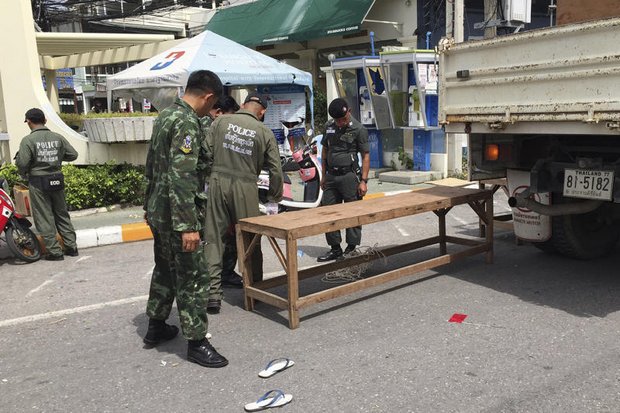 Panic as more bombs hit Hua Hin Friday morning