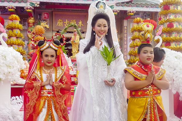 Virgins gather in the hope of becoming a 'Goddess'