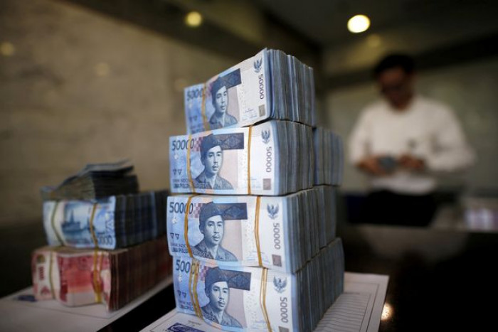 Bangkok Post - Rupiah plunges most since 2011