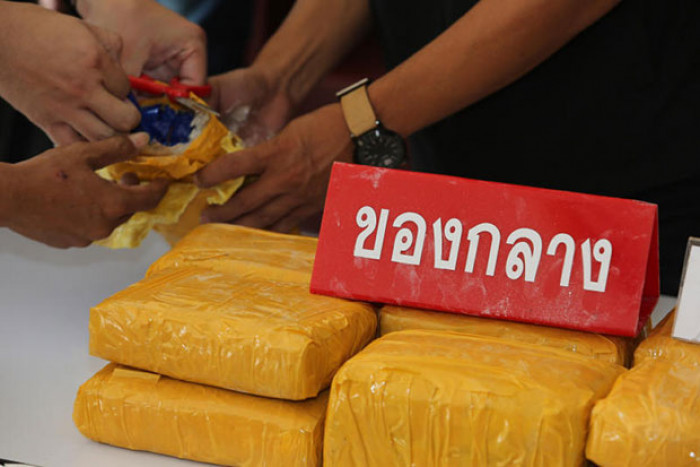 Bangkok Post - Three arrested, 600,000 speed pills found in Benz