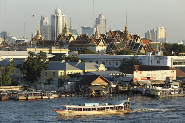 Taking a boat trip along the Chao Phraya River is one of most popular activities for foreign visitors to Bangkok. (Bangkok Post file photo)