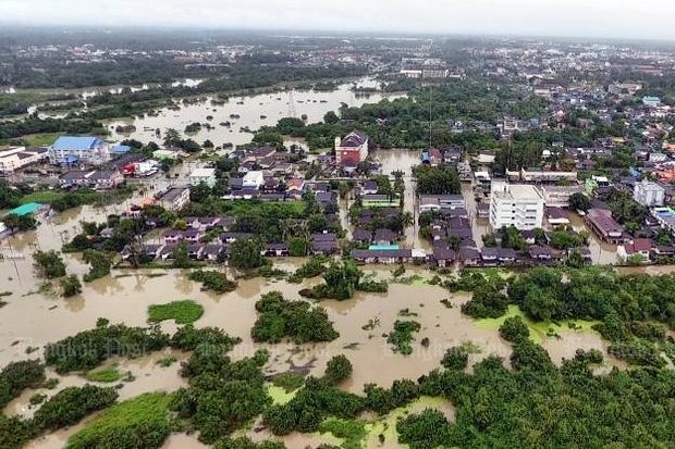 11 dead as floods hit southern provinces