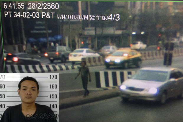 'Squeegee' man wanted over Bangkok bridge fire