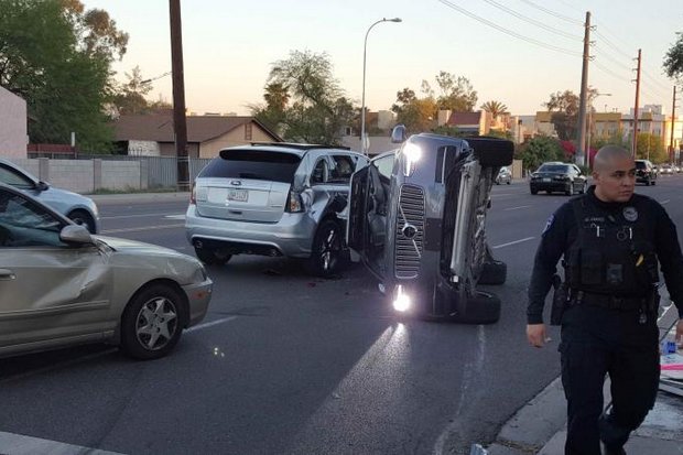 Uber halts self-driving car programme after US crash