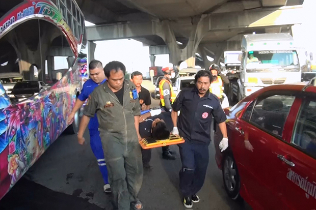 18 injured in Bang Na-Trat pileup