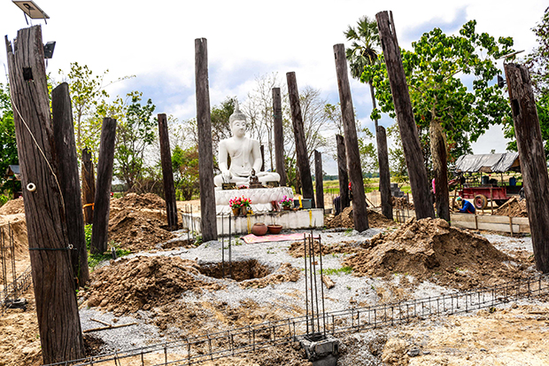 Villagers renovating long-abandoned temple