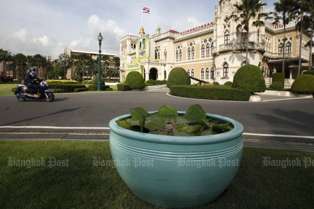 Prayut pays for lucky lotus pots 'to boost govt fortunes'