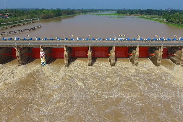 Chao Phraya Dam increases water discharge