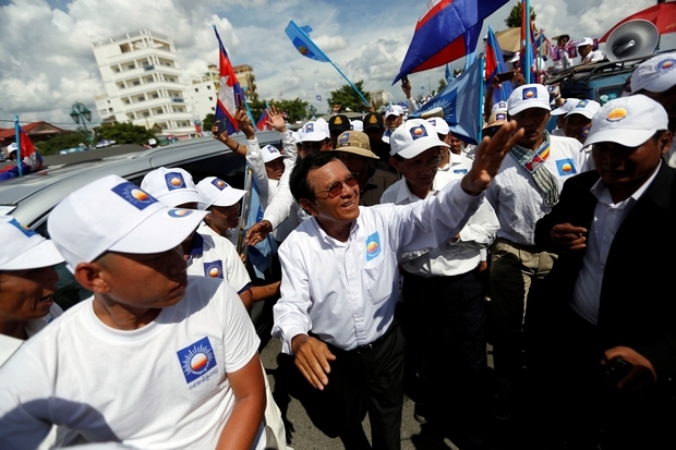 Thousands rally ahead of local polls in Cambodia