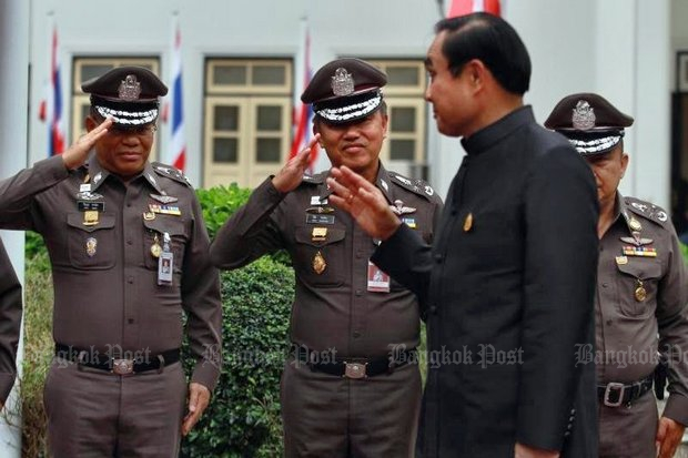 Prayut targets cops who buy positions