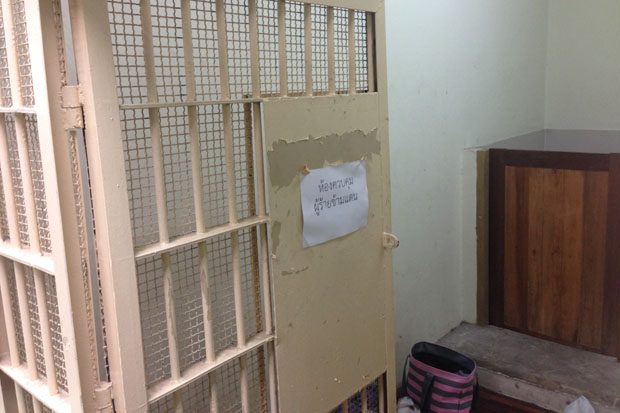 The cell where Canadian Alexander Cazes man was found dead at the Narcotics Suppression Bureau in Bangkok's Laksi district on Wednesday morning.(police photo)