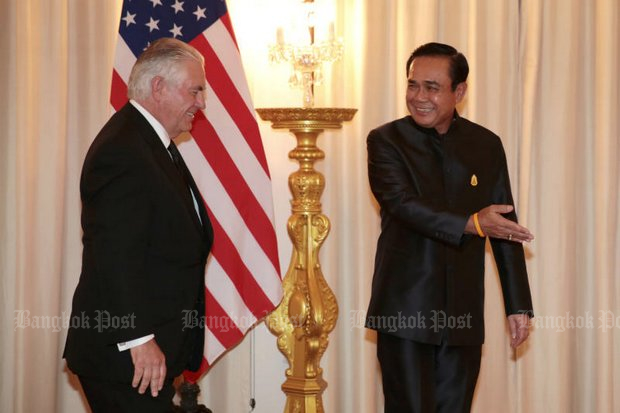 Prime Minister Prayut Chan-o-cha welcomes US Secretary of State Rex Tillerson at the Thai Khu Fah Building of Government House. (Photo by Chanat Katanyu) Prime Minister Prayut Chan-o-cha welcomes US Secretary of State Rex Tillerson at the Thai Khu Fah Building of Government House. (Photo by Chanat Katanyu)