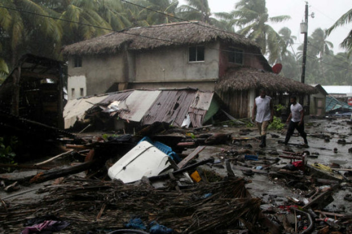 Nations rush to help islands devastated by Hurricane Irma