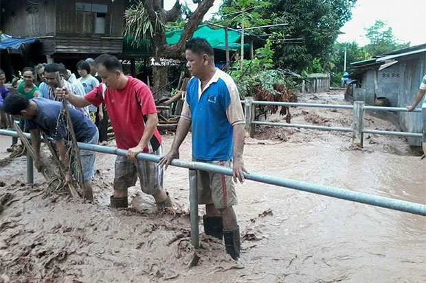 Phu Thap Boek run-off turns villages into sea of mud