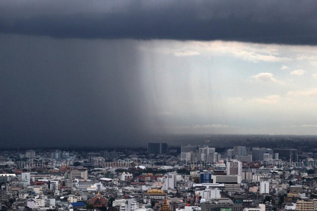 A monsoon trough settling over the Bangkok region is capable of dumping 60mm of rain on the capital. (Bangkok Post file photo) A monsoon trough settling over the Bangkok region is capable of dumping 60mm of rain on the capital. (Bangkok Post file photo)