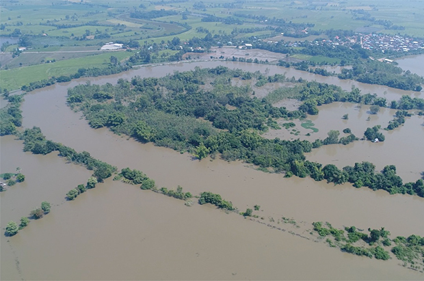 17 provinces still flooded, 10 deaths