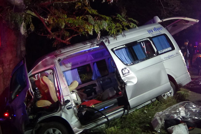 Bangkok Post - Van hits tree, killing one, wounding 10 in Prachin Buri