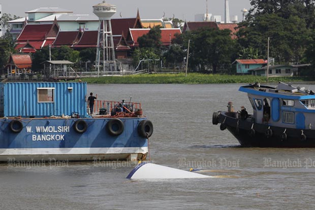 Barge carrying wind turbine towers sinks in Chao Phraya