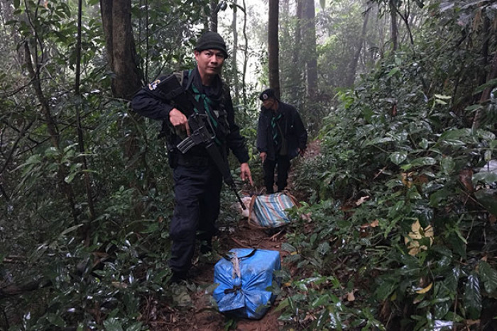 Bangkok Post - 5 traffickers killed, 1.9m meth pills seized in border clash