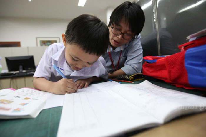 What time does school start in thailand picture