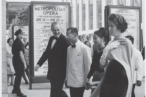 King Bhumibol Adulyadej and Queen Sirikit travelled to New York in June 1967. During their visit, John D. Rockefeller and his wife escorted Their Majesties to a performance at Lincoln Center. Photo: Bob Serating